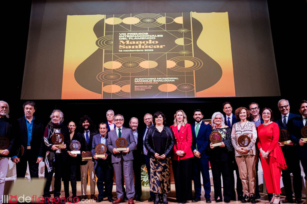 Grupo de premiados (alguno se quedó fuera de la foto)