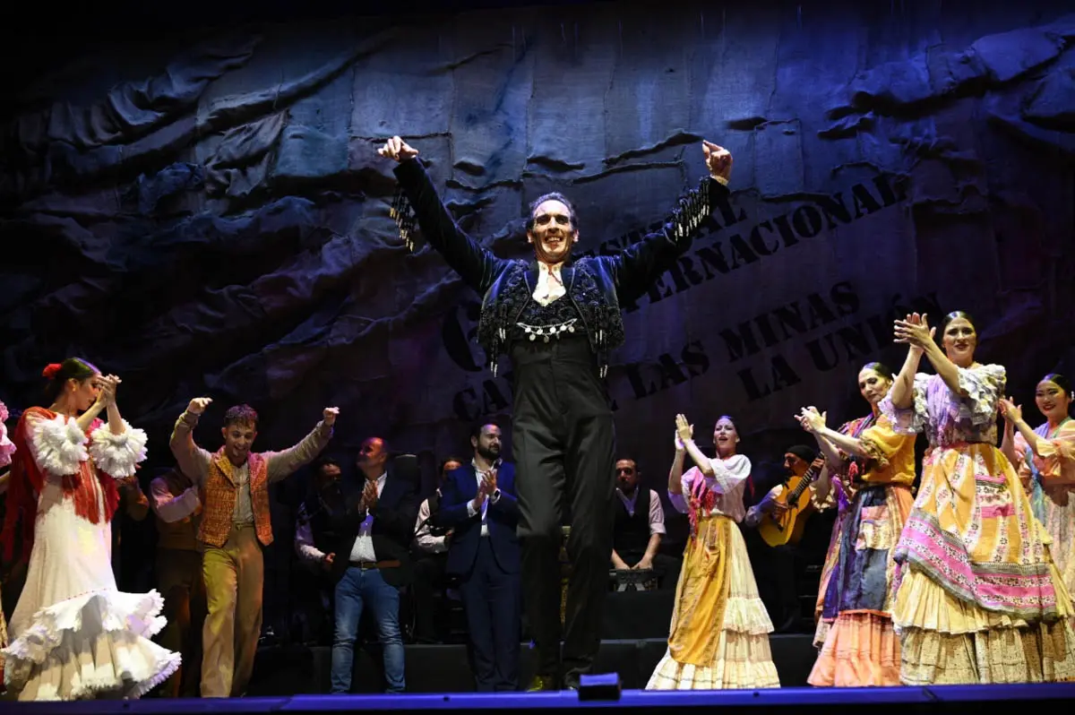 El Ballet Nacional de España llena de arte flamenco la ‘Catedral del Cante’