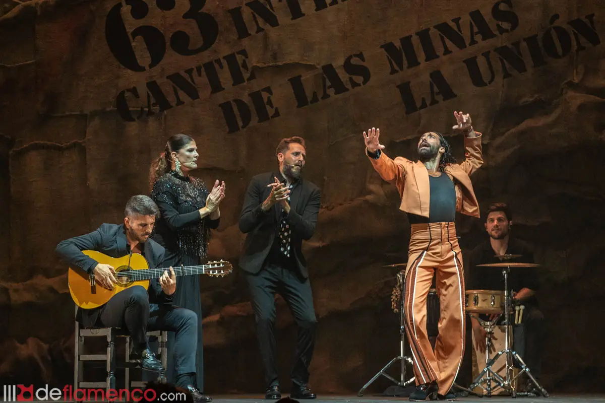 Eduardo Guerrero enciende la Catedral del Cante en el estreno de ‘Las Minas Flamenco’