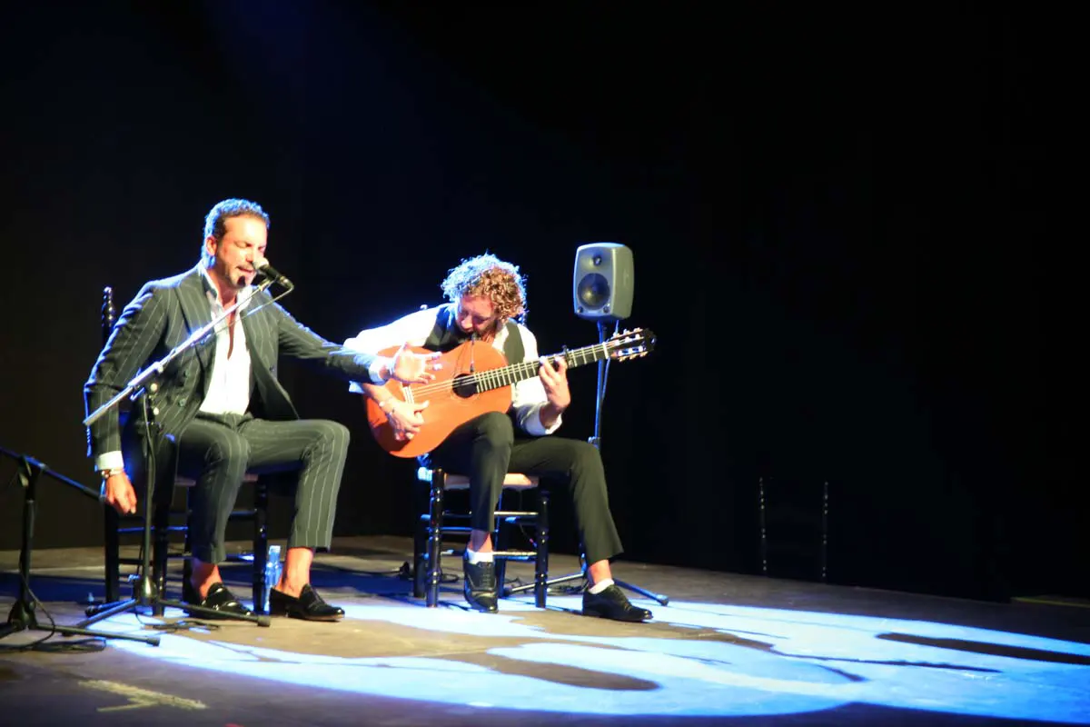 Jesús Méndez inaugura en Viana la undécima edición de Flamenco On Fire