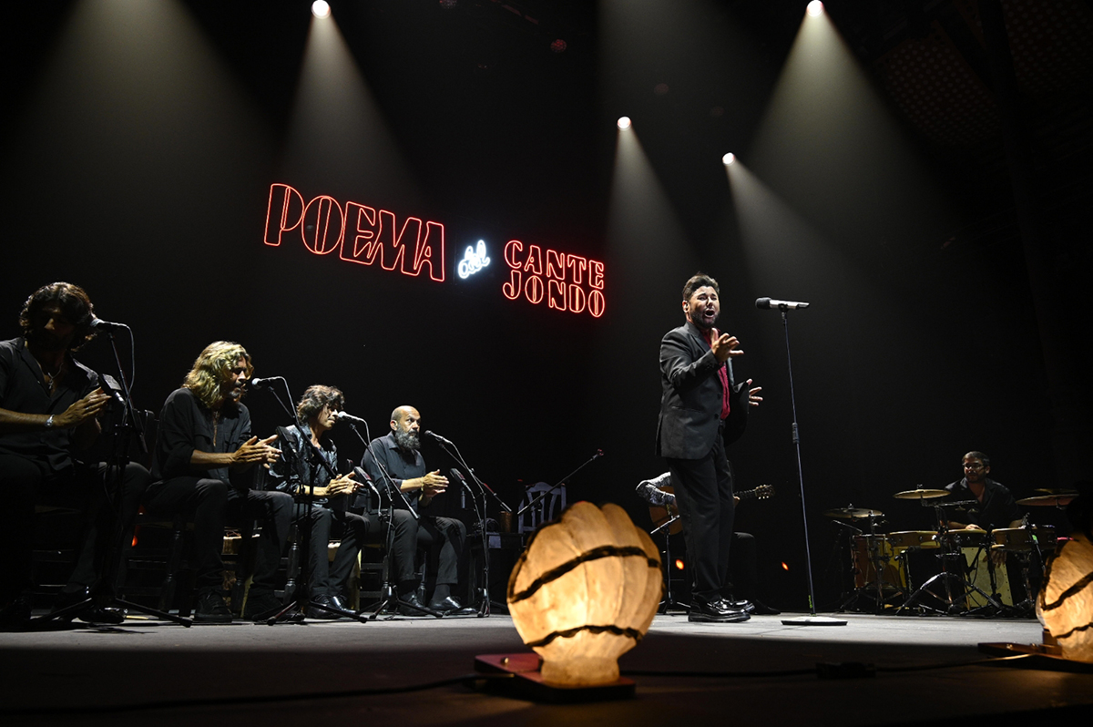 Miguel Poveda conmueve con su cante en la ‘Catedral del Cante’