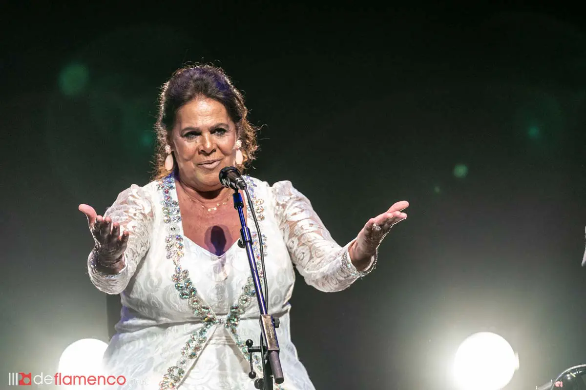 Aurora Vargas «El quejío indomable» – Suma flamenca (fotos & vídeo)